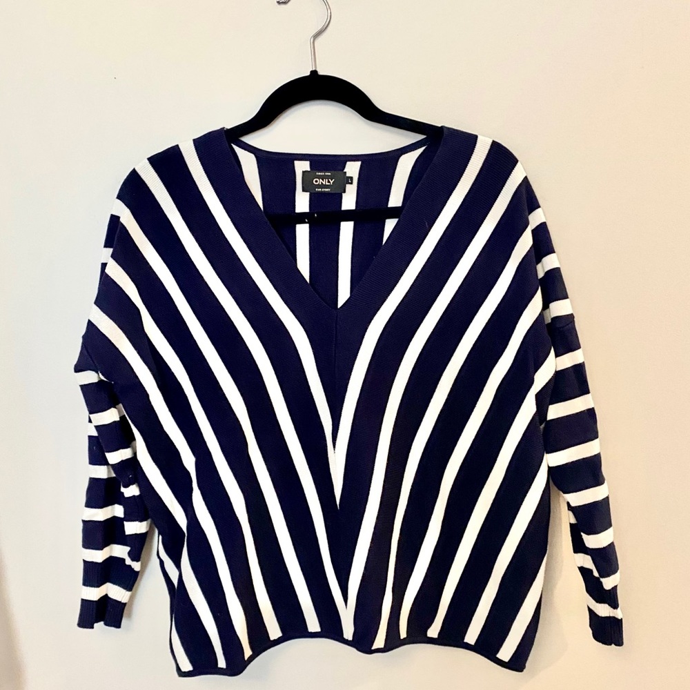 Navy cropped sweater